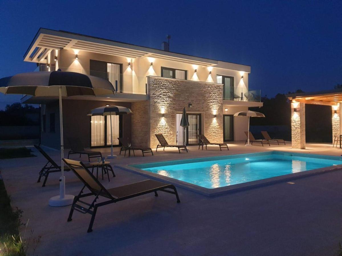 Luxury Villa Serena 2022 - With Heated Pool Cukrici Zewnętrze zdjęcie